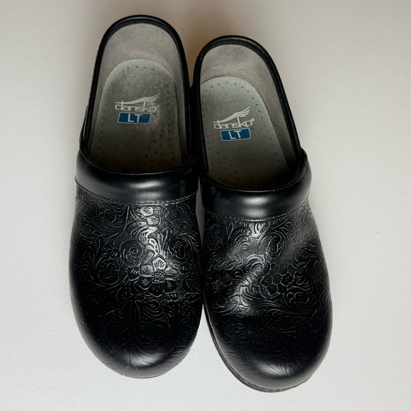 Dansko Embossed Black Leather Clogs size 36 LT (Lightweight) size 6 - Picture 1 of 5